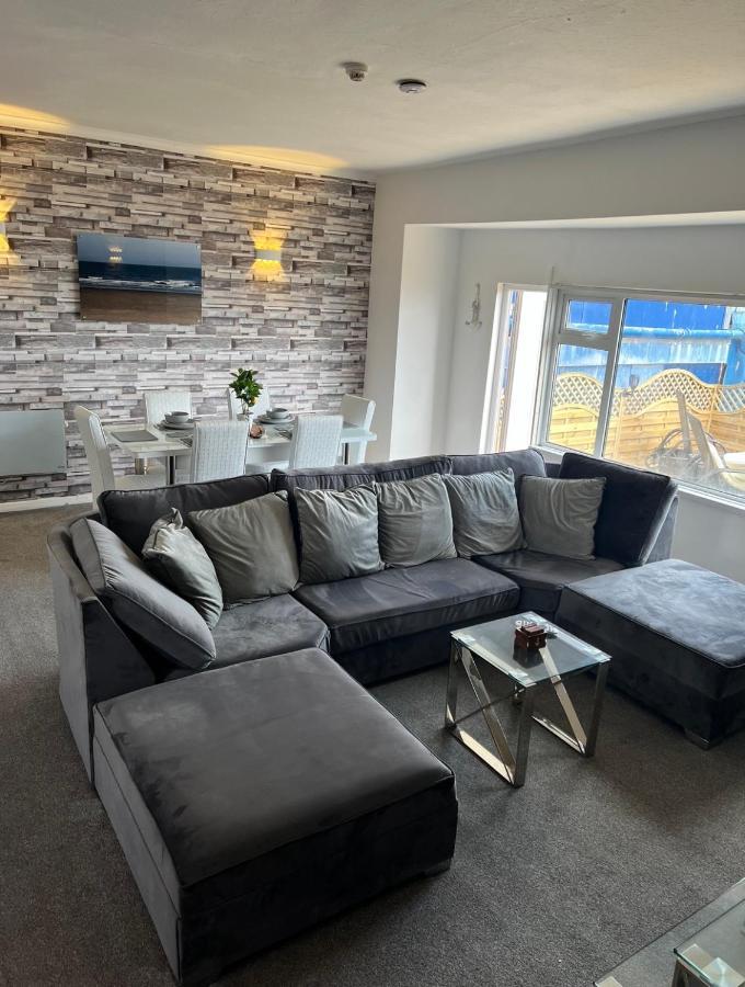 Sea View Lavish Apartment Sky Tv Whirlpool Bath Huge Balcony Newly Refurbished Bridlington Exterior foto